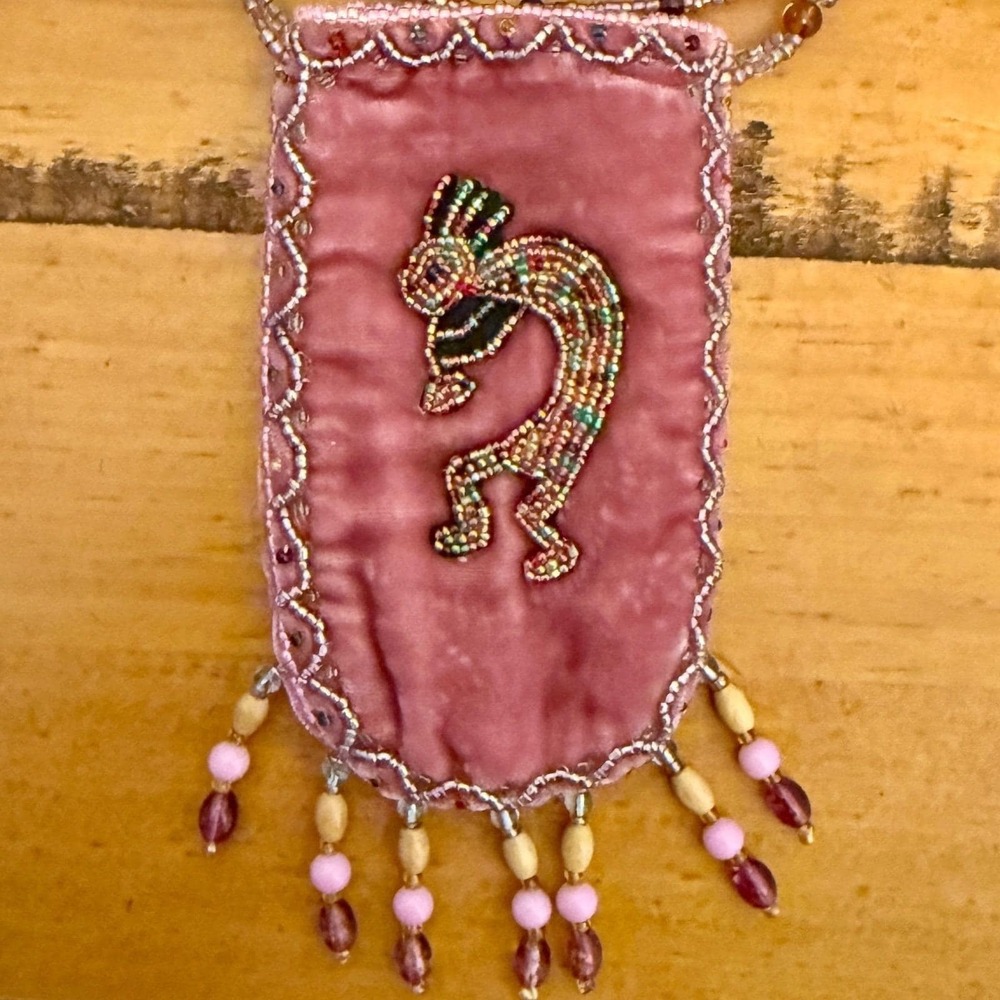 Vintage Pink Velvet Beaded Kokopelli Pouch Necklace Boho Crossbody Mini Bag 90s - Picture 3 of 12